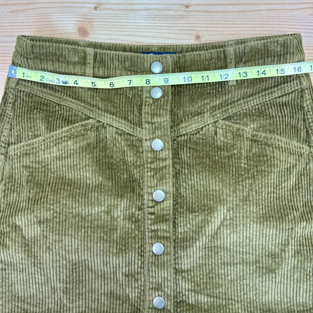Madewell Olive Green Corduroy Snap-Front Mini Skirt Size 6‎ Women's Do Well Line